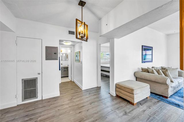 3721 NE 170th St 2, North Miami Beach, FL 33160