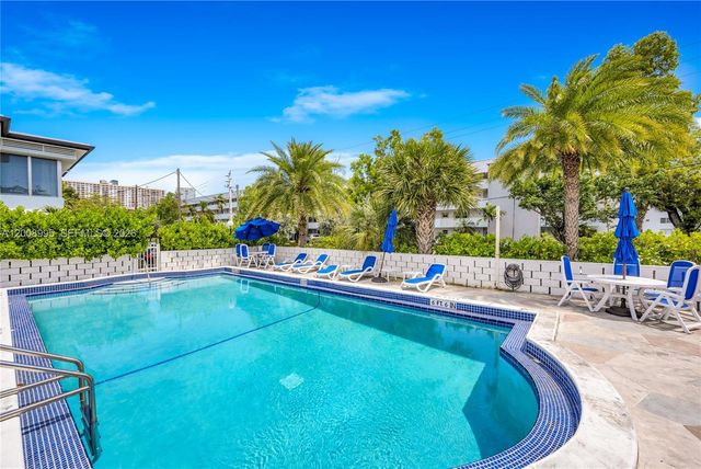 3721 NE 170th St 2, North Miami Beach, FL 33160
