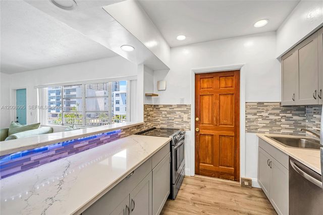3721 NE 170th St 2, North Miami Beach, FL 33160