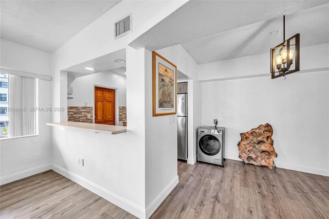 3721 NE 170th St 2, North Miami Beach, FL 33160