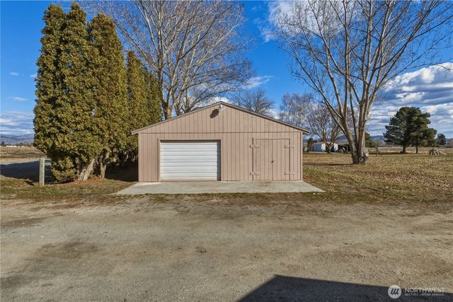 22 Kermel Road, Omak, WA 98841