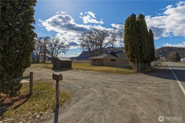 22 Kermel Road, Omak, WA 98841