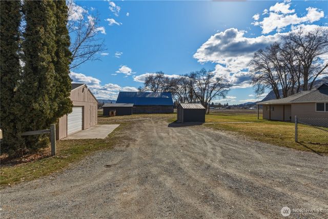 22 Kermel Road, Omak, WA 98841