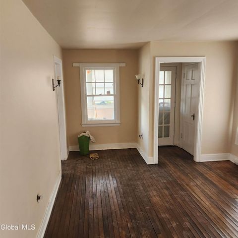 208 Hampton Avenue, East Greenbush, NY 12144
