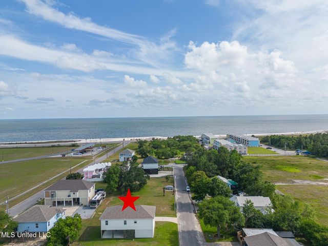 106 Wenmar Avenue, Pass Christian, MS 39571