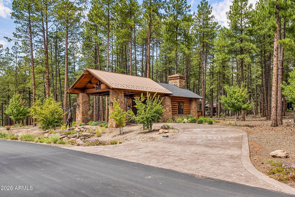 Image 8 of property listing at 3456 LAURIE Lane 9, Flagstaff, AZ 86005