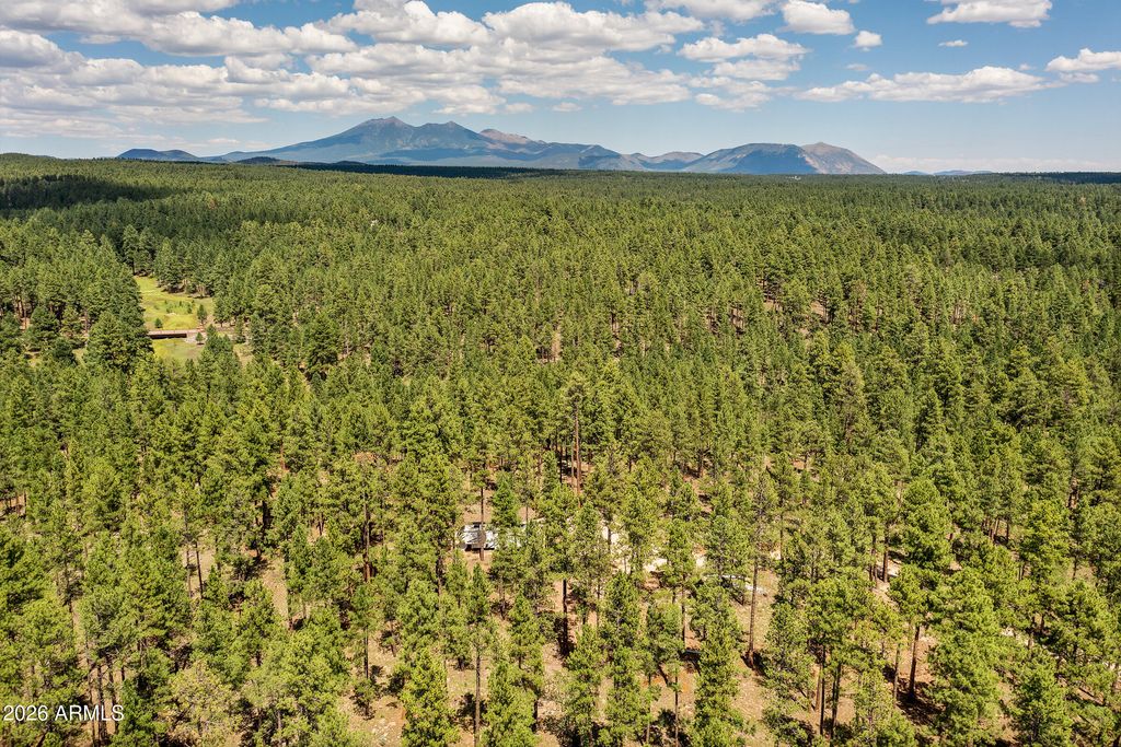 Image 9 of property listing at 3456 LAURIE Lane 9, Flagstaff, AZ 86005