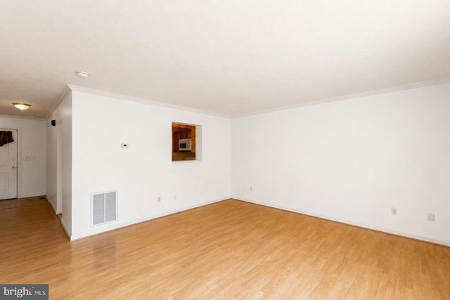 304 CHATHAM SQ, Winchester, VA 22601