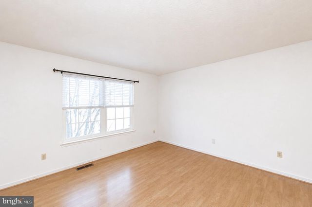 304 CHATHAM SQ, Winchester, VA 22601