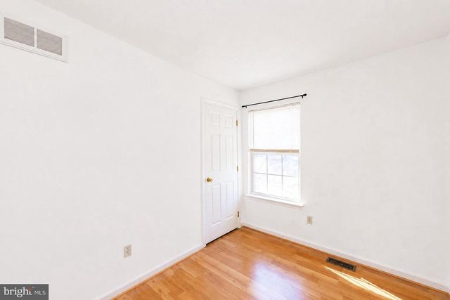 304 CHATHAM SQ, Winchester, VA 22601