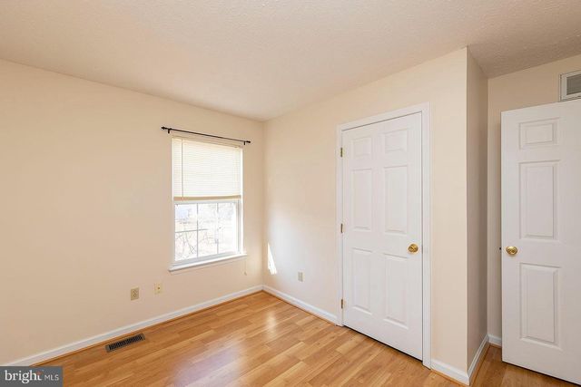 304 CHATHAM SQ, Winchester, VA 22601