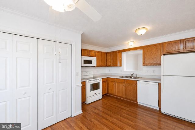 304 CHATHAM SQ, Winchester, VA 22601
