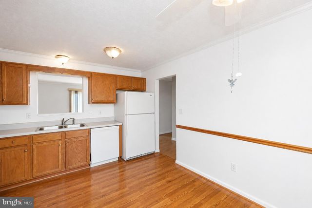 304 CHATHAM SQ, Winchester, VA 22601