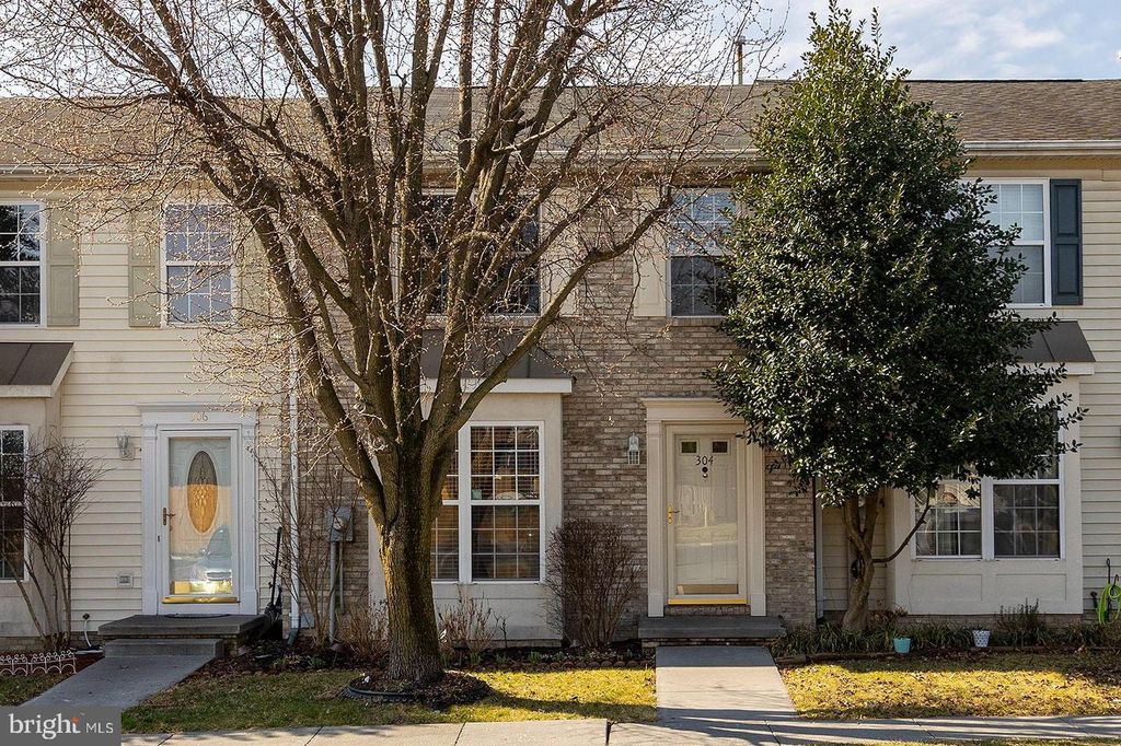 304 CHATHAM SQ, Winchester, VA 22601