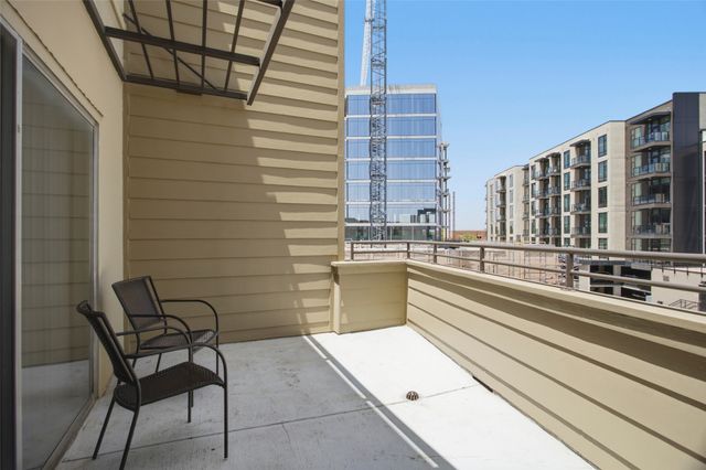 3333 Darcy Street 2202, Fort Worth, TX 76107