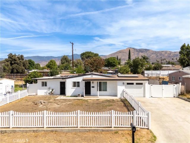 27034 Villa Avenue, Highland, CA 92346