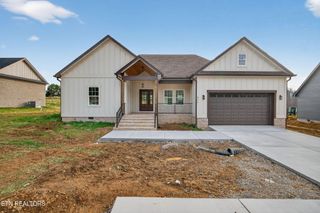 6572 Thomas Twin Oaks Rd, Baxter, TN 38544