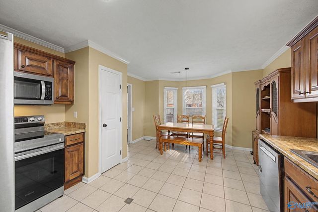 1115 SW Maplewood Drive, Hartselle, AL 35640