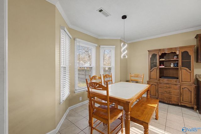 1115 SW Maplewood Drive, Hartselle, AL 35640