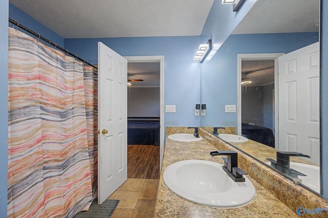 1115 SW Maplewood Drive, Hartselle, AL 35640