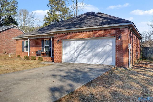 1115 SW Maplewood Drive, Hartselle, AL 35640
