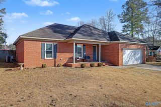 1115 SW Maplewood Drive, Hartselle, AL 35640