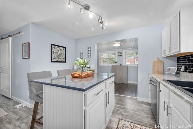 1042 Patton Avenue, Grand Rapids, MI 49504