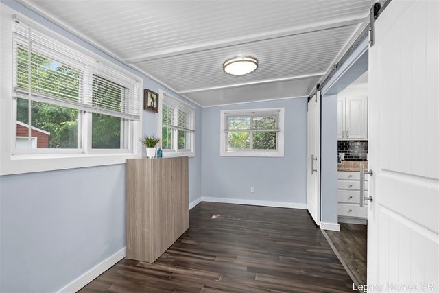 1042 Patton Avenue, Grand Rapids, MI 49504