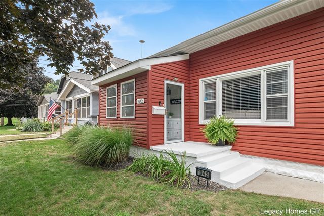 1042 Patton Avenue, Grand Rapids, MI 49504