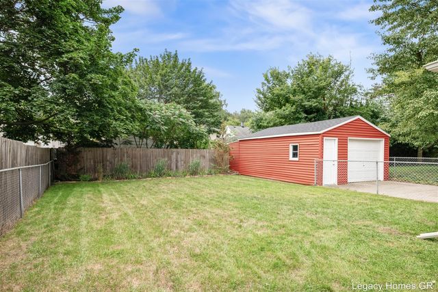 1042 Patton Avenue, Grand Rapids, MI 49504