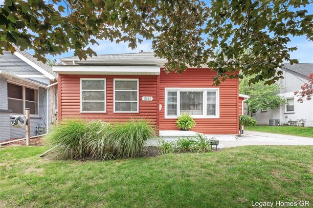 1042 Patton Avenue, Grand Rapids, MI 49504