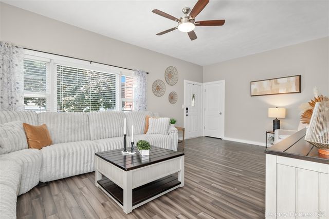1042 Patton Avenue, Grand Rapids, MI 49504