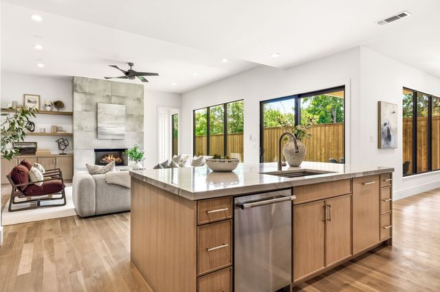 7714 Morton Street, Dallas, TX 75209