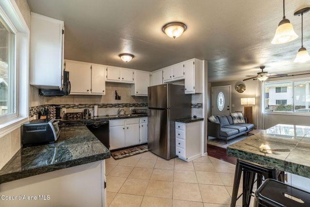 1041 N 17th St, Coeur D'alene, ID 83814