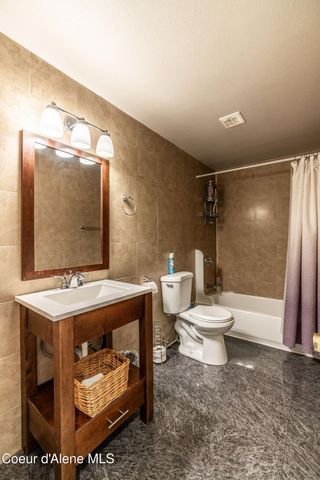 1041 N 17th St, Coeur D'alene, ID 83814