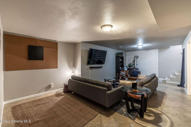 1041 N 17th St, Coeur D'alene, ID 83814