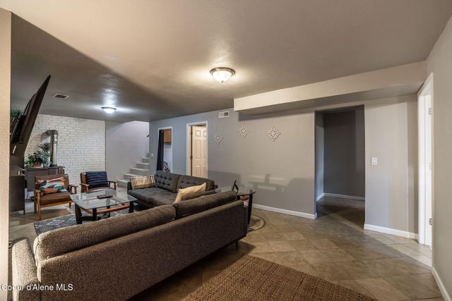 1041 N 17th St, Coeur D'alene, ID 83814