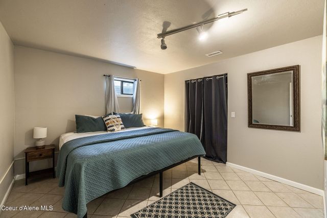 1041 N 17th St, Coeur D'alene, ID 83814