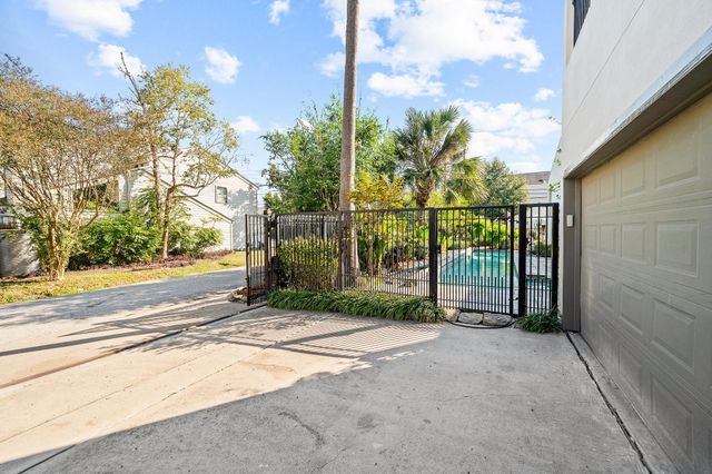 235 Malone Street, Houston, TX 77007