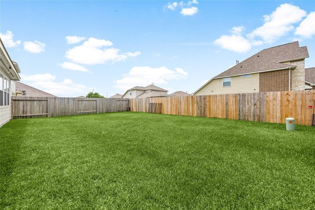 411 Asiatic Black Bear Way, Crosby, TX 77532