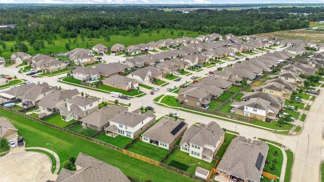 411 Asiatic Black Bear Way, Crosby, TX 77532