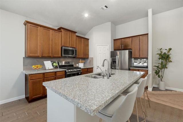 411 Asiatic Black Bear Way, Crosby, TX 77532