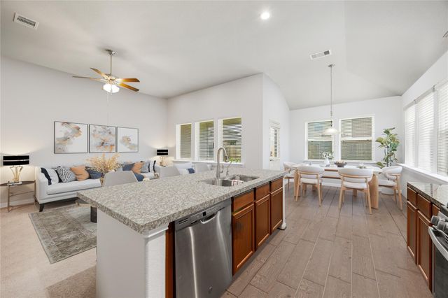 411 Asiatic Black Bear Way, Crosby, TX 77532