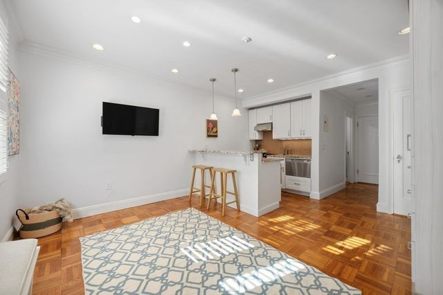 56 Commonwealth Ave 53, Boston, MA 02116