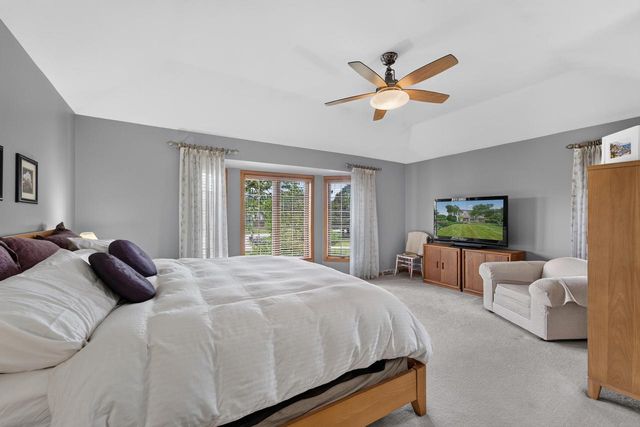 10504 N Haddonstone PLACE, Mequon, WI 53092