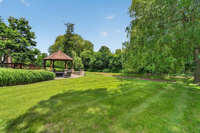 10504 N Haddonstone PLACE, Mequon, WI 53092