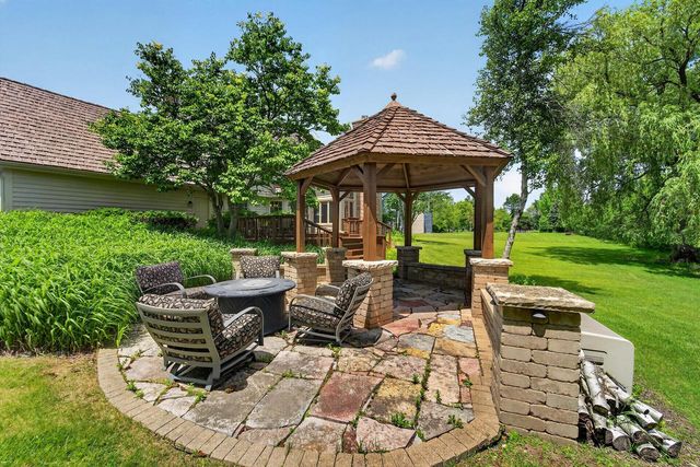 10504 N Haddonstone PLACE, Mequon, WI 53092