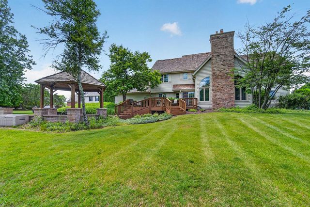 10504 N Haddonstone PLACE, Mequon, WI 53092