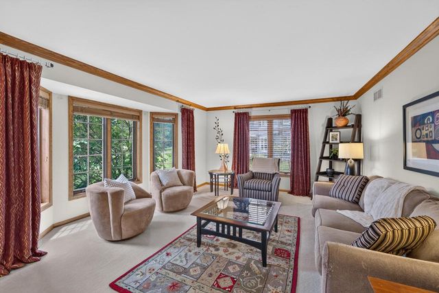 10504 N Haddonstone PLACE, Mequon, WI 53092