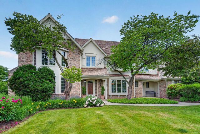 10504 N Haddonstone PLACE, Mequon, WI 53092